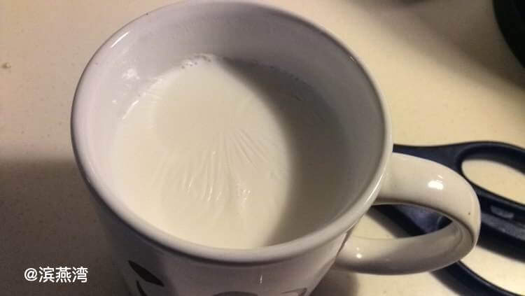牛奶煮热后放凉出现的奶皮